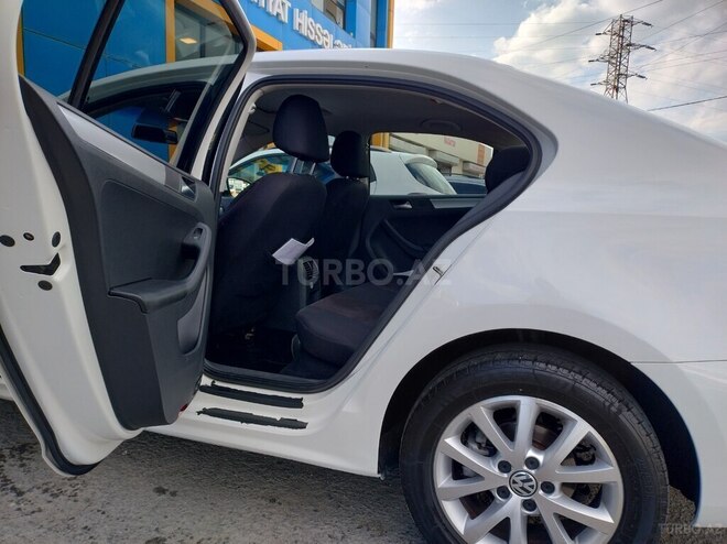 Volkswagen Jetta-7