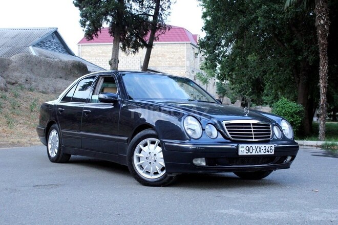 Mercedes E 240-2