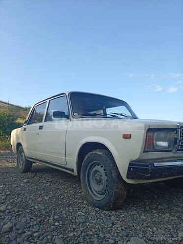 LADA (VAZ) 2107-2