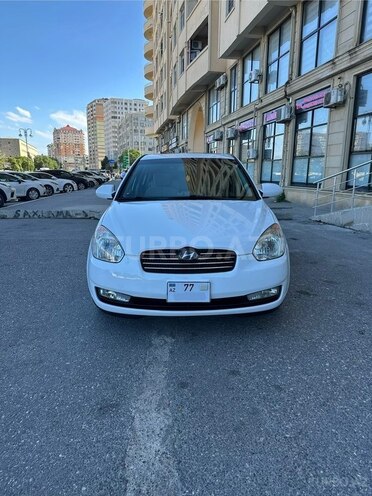 Hyundai Accent-1