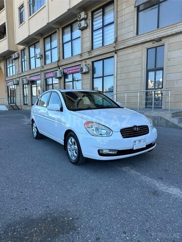 Hyundai Accent-2