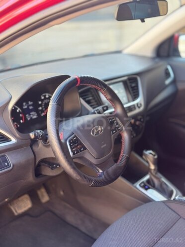 Hyundai Accent-10