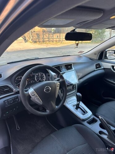 Nissan Sentra-5