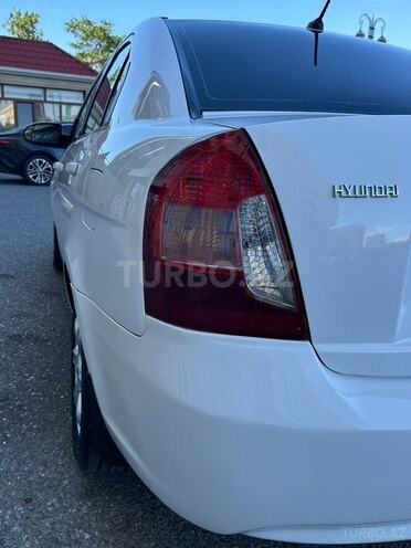 Hyundai Accent-5