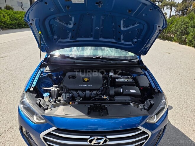 Hyundai Elantra-10