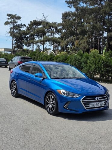 Hyundai Elantra-11