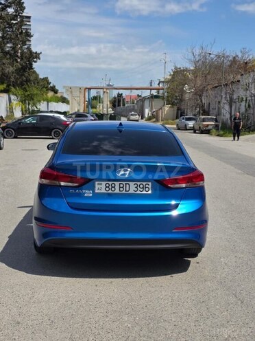 Hyundai Elantra-18