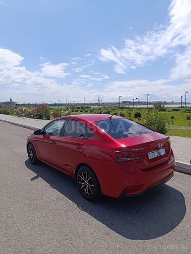 Hyundai Accent-7