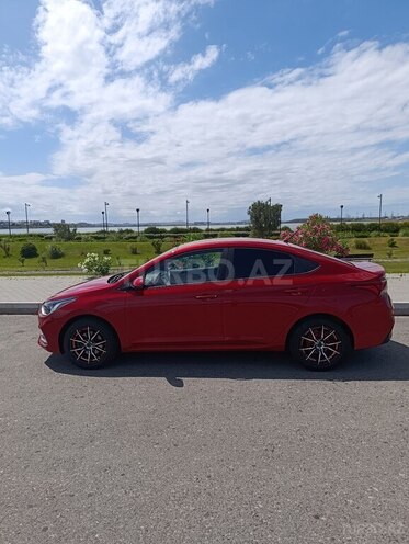 Hyundai Accent-6