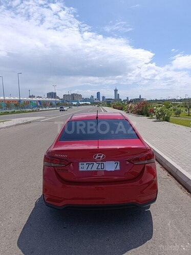 Hyundai Accent-8