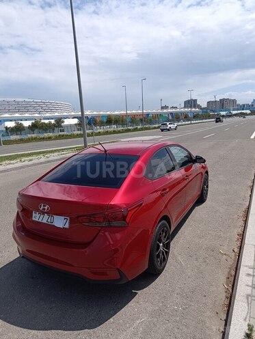Hyundai Accent-10