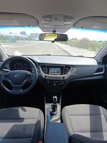 Hyundai Accent-3
