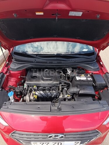Hyundai Accent-17