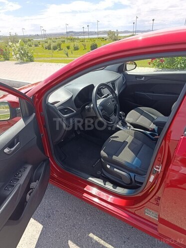 Hyundai Accent-16