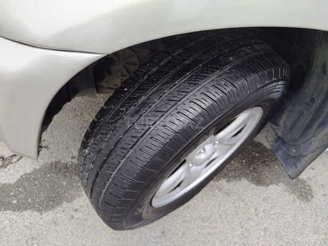 Toyota RAV4-9