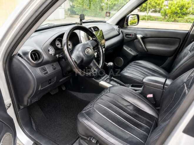 Toyota RAV4-6