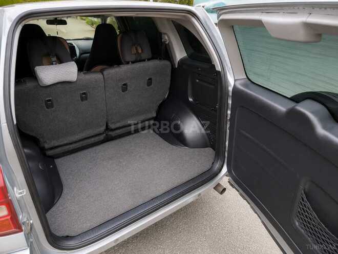 Toyota RAV4-12