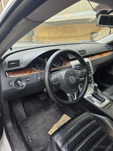 Volkswagen Passat CC-10