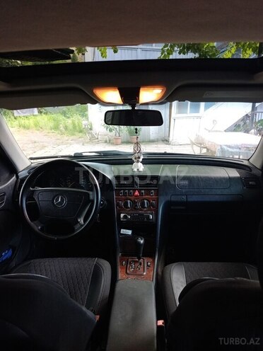 Mercedes C 180-7