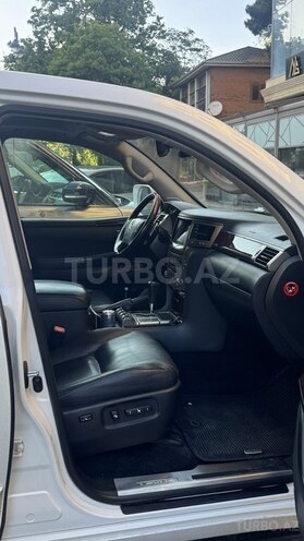 Lexus LX 570-5