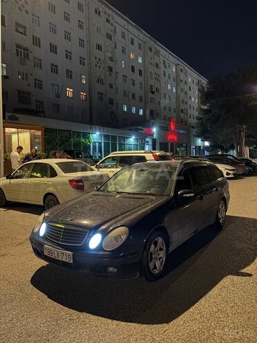 Mercedes E 220-1