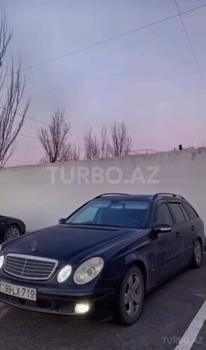 Mercedes E 220-2