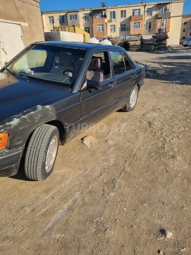 Mercedes 190-4