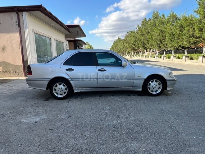 Mercedes C 200-2
