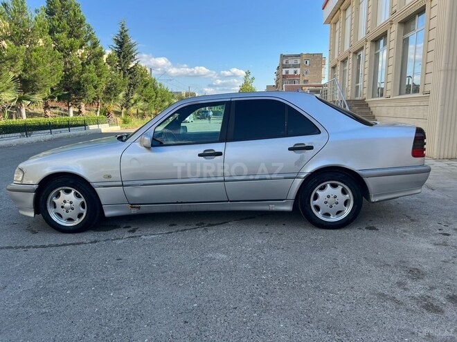 Mercedes C 200-8
