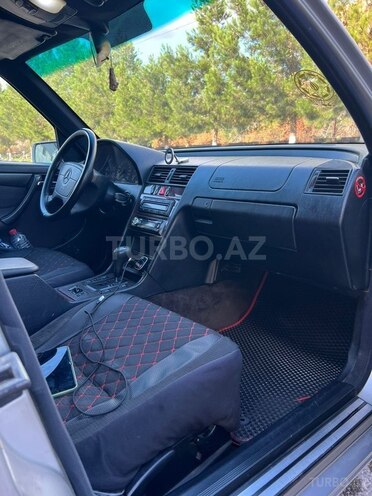 Mercedes C 200-6