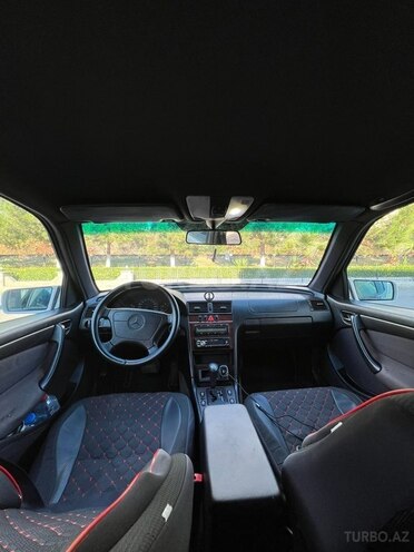 Mercedes C 200-11