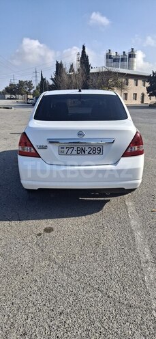 Nissan Tiida-4