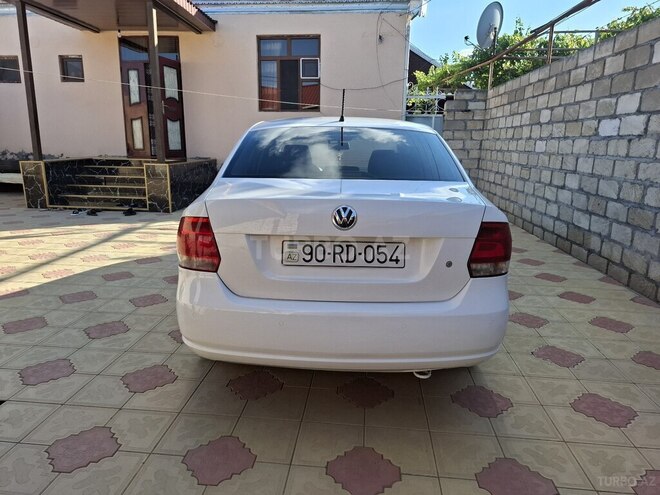 Volkswagen Polo-2