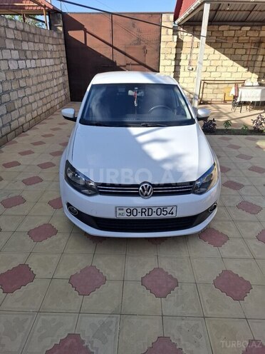 Volkswagen Polo-1