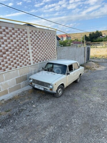 LADA (VAZ) 21011-1