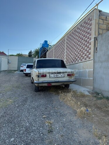LADA (VAZ) 21011-2