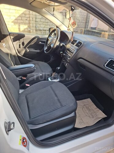 Volkswagen Polo-5
