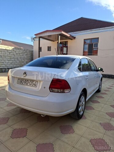 Volkswagen Polo-7