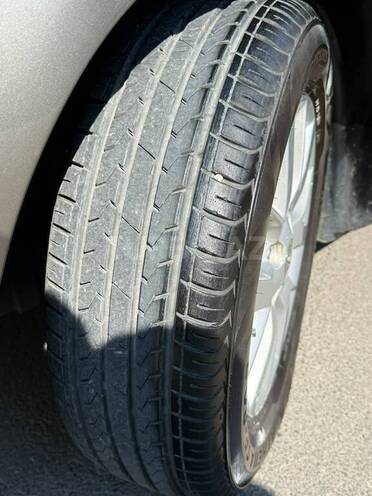 Nissan Sunny-8