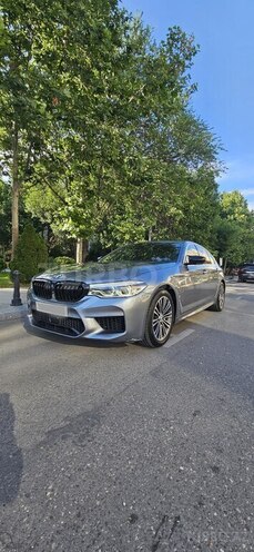 BMW 530e-13