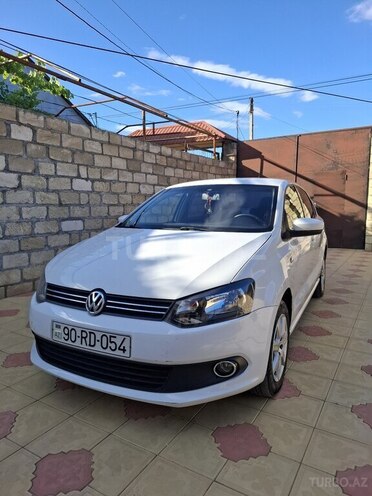 Volkswagen Polo-10