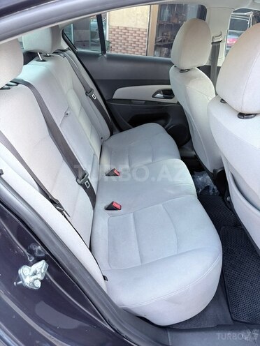 Chevrolet Cruze-11