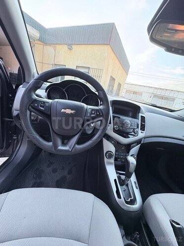 Chevrolet Cruze-16