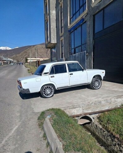 LADA (VAZ) 2107-2