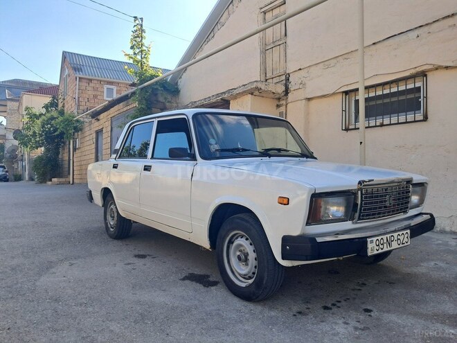 LADA (VAZ) 2107-2
