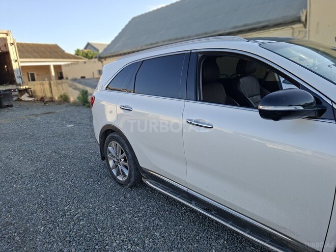 Kia Sorento-11