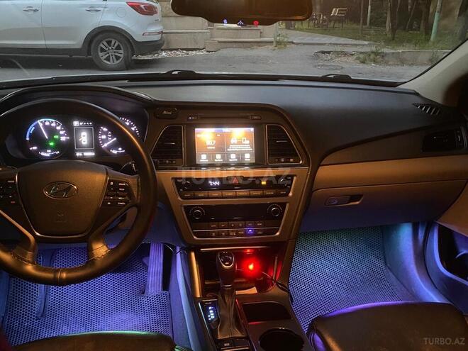 Hyundai Sonata-6