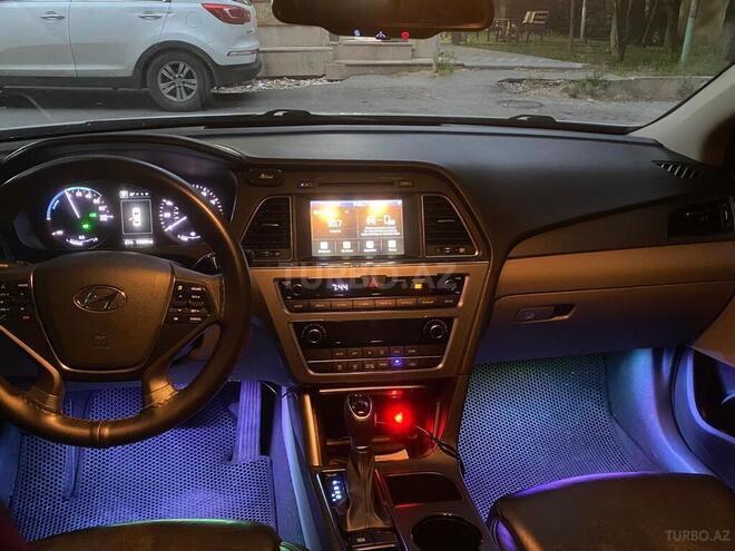 Hyundai Sonata-8