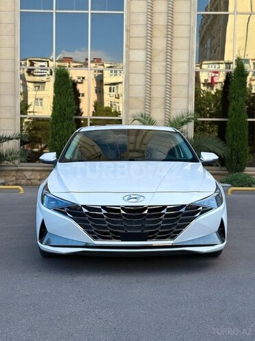Hyundai Elantra-1