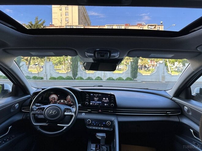 Hyundai Elantra-3